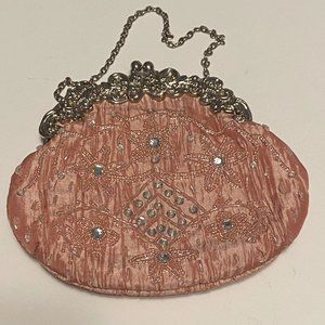 Vintage purse in pink with silver chain and beading